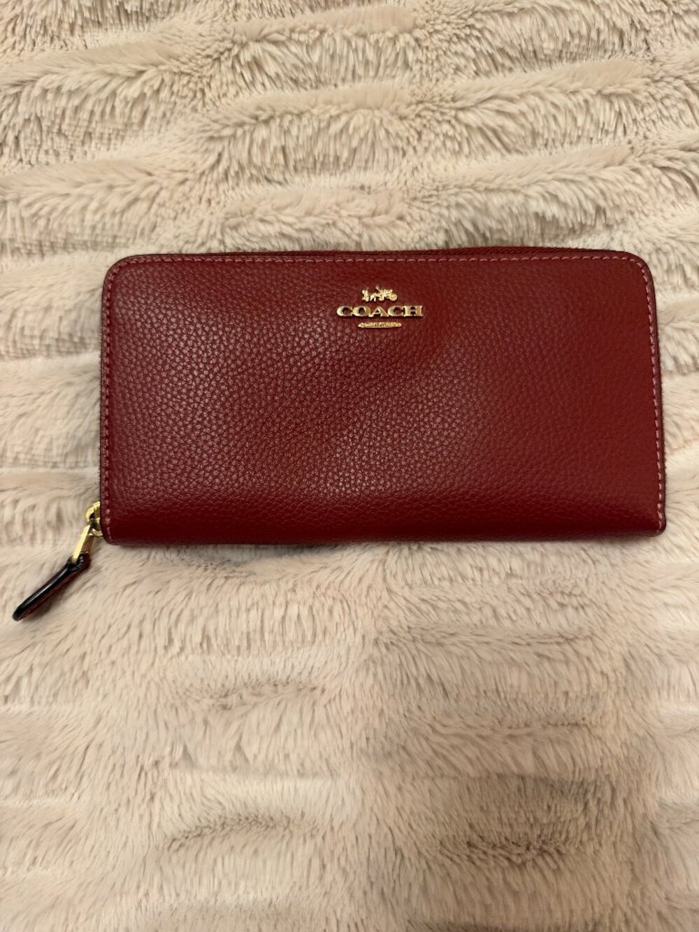 Coach Accordion Zip Wallet F16612 Maroon / Gold Leather